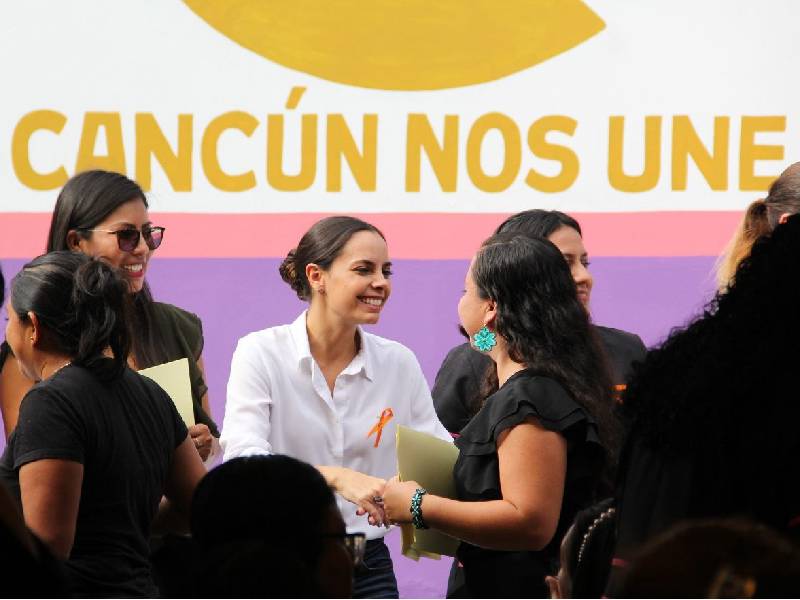 Empodera Ana Patricia a mujeres con capacitación integral