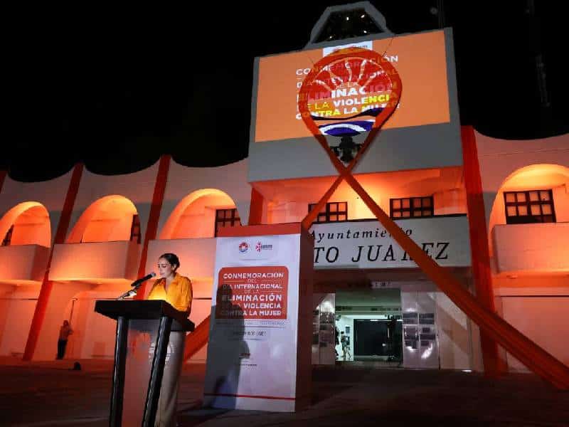 Palacio Municipal de Cancún “se pinta” de Naranja