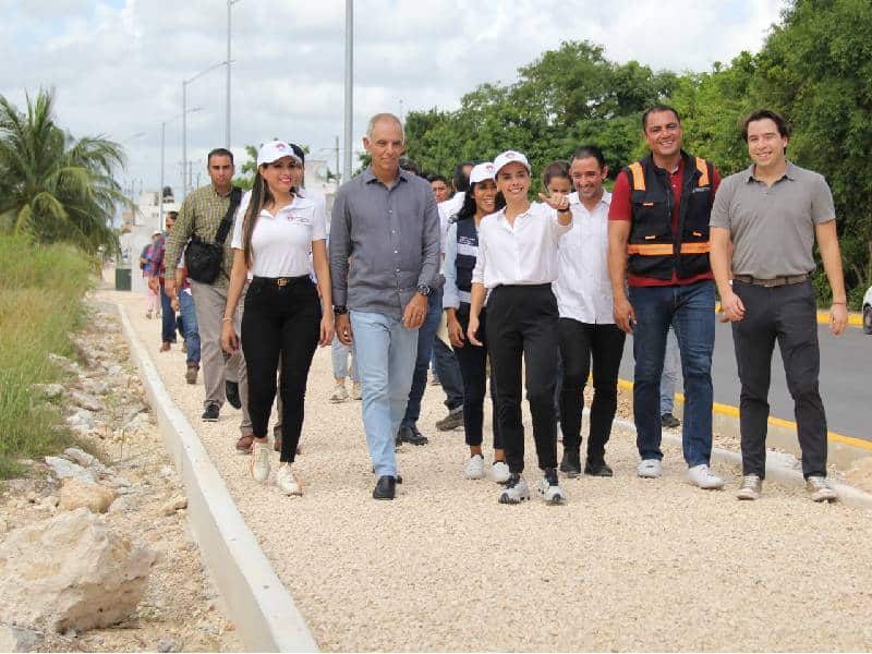 Alcaldesa supervisa obras en la Avenida Chac Mool de Cancún