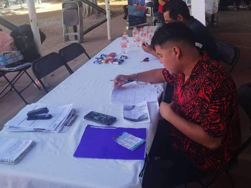 Llevan jornada "Empléate" a la región 248