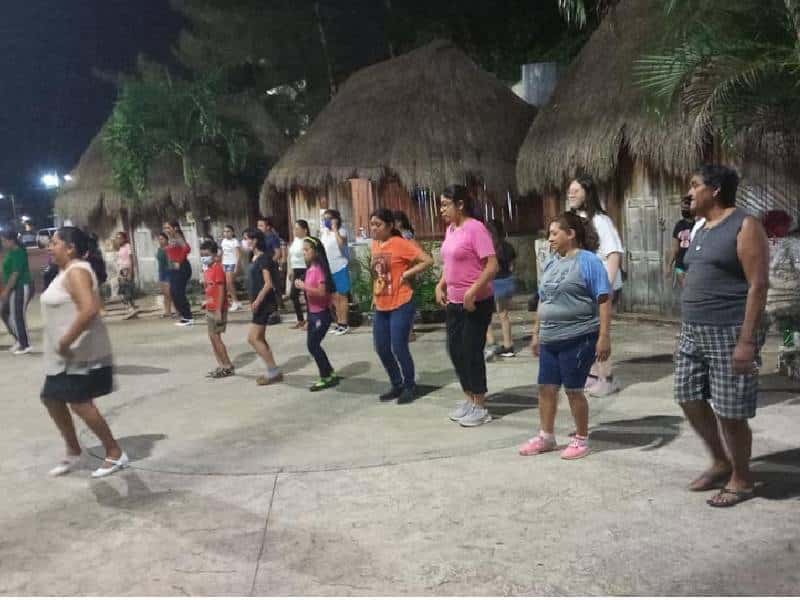 Fomentan baile de la jarana para mantener la tradición en Lázaro Cárdenas