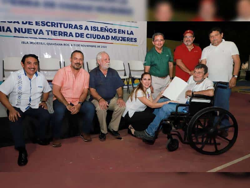 Entrega Atenea las primeras escrituras públicas a la Asociación Nueva Tierra 