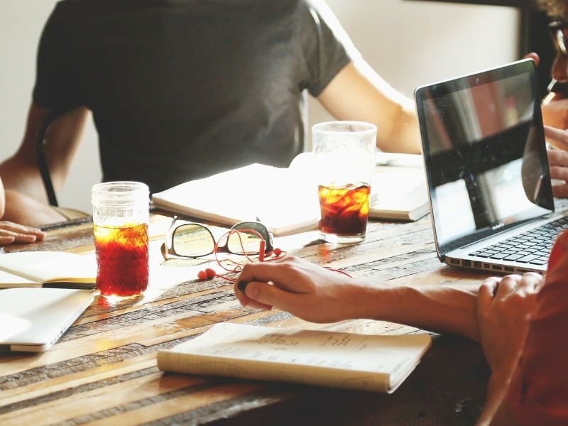 No se desconectan durante las vacaciones 58% de empleados