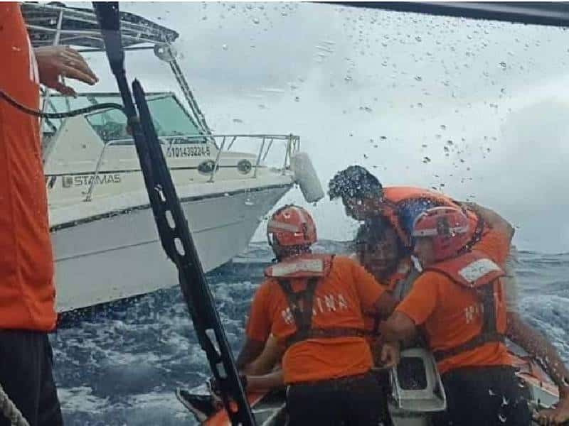 Rescatan embarcación a la deriva en Isla Mujeres