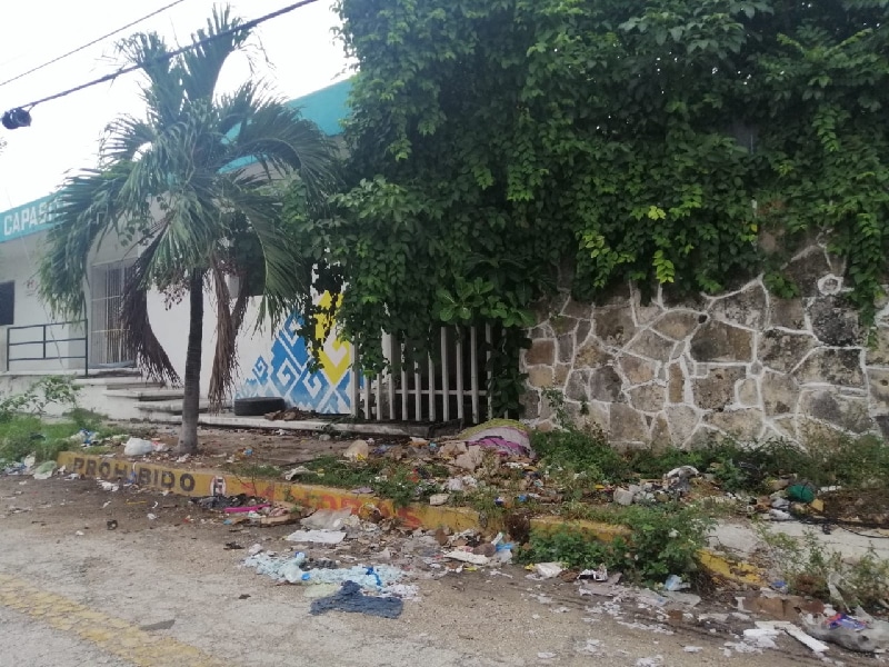 Saquean antiguo hospital