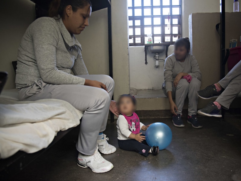 Buscan llevar alimentos a niños que viven en el penal de Cancún