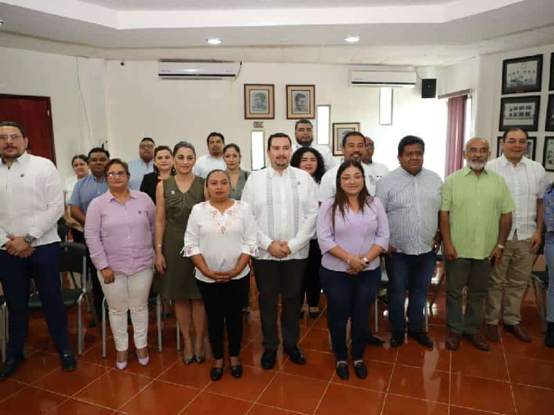 Firman por servicios de defensoría gratuita a trabajadores del ayuntamiento de OPB