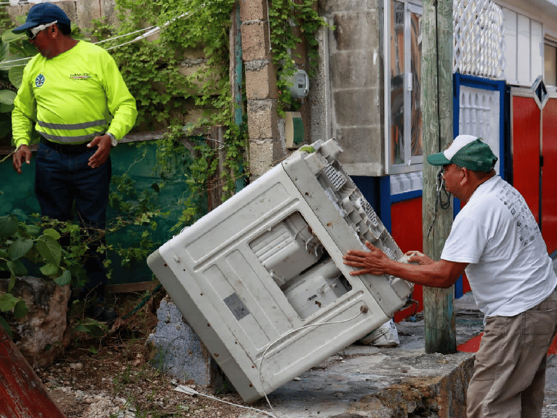 Cierra Programa de Descacharrización 2022 en la colonia Miraflores de Isla Mujeres