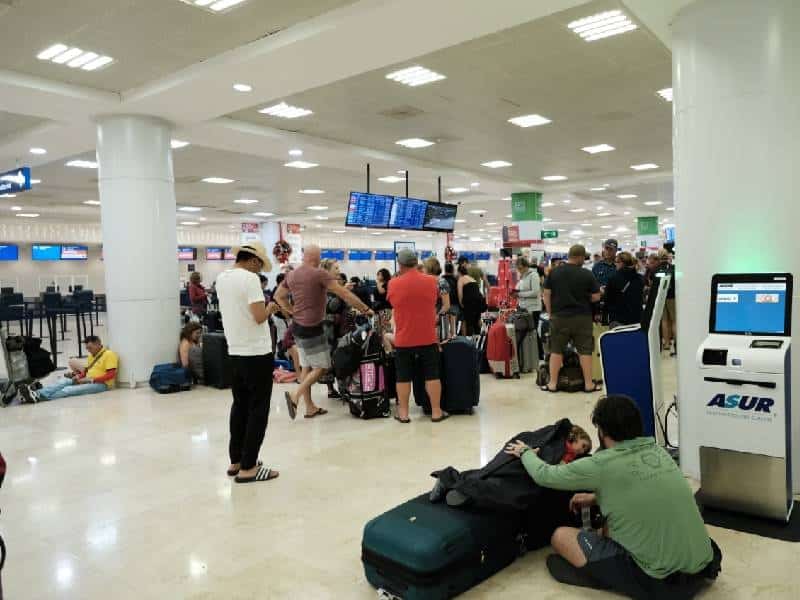 Reporta aeropuerto de Cancún cerca de 80 vuelos afectados por nevadas