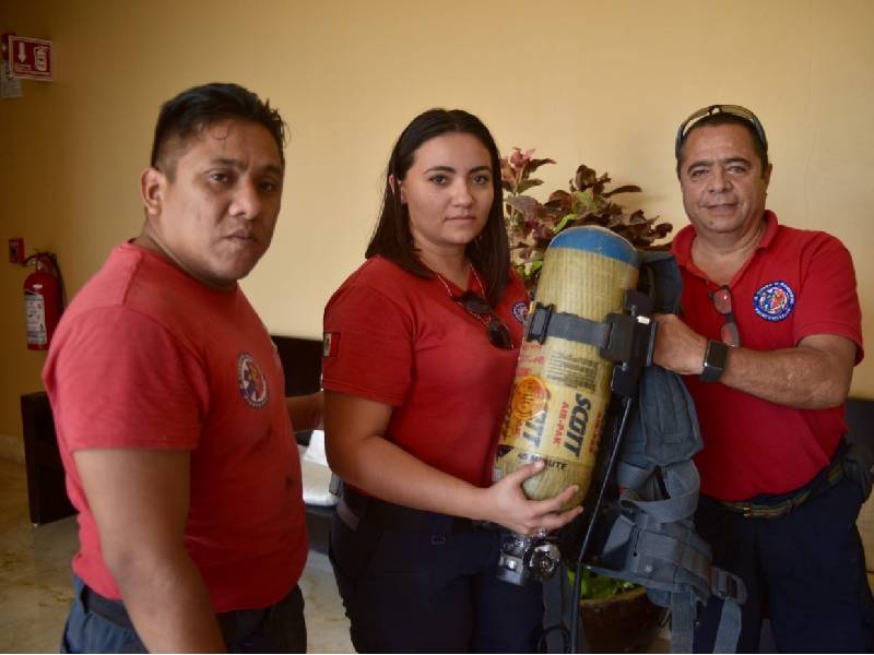 Cadena hotelera dona equipo al Cuerpo de Bomberos de Puerto Morelos
