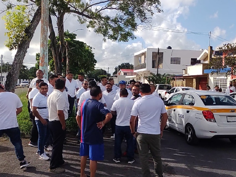 PROTESTA. Aseguran que no permitirán que se abra las puertas a otros servicios.
