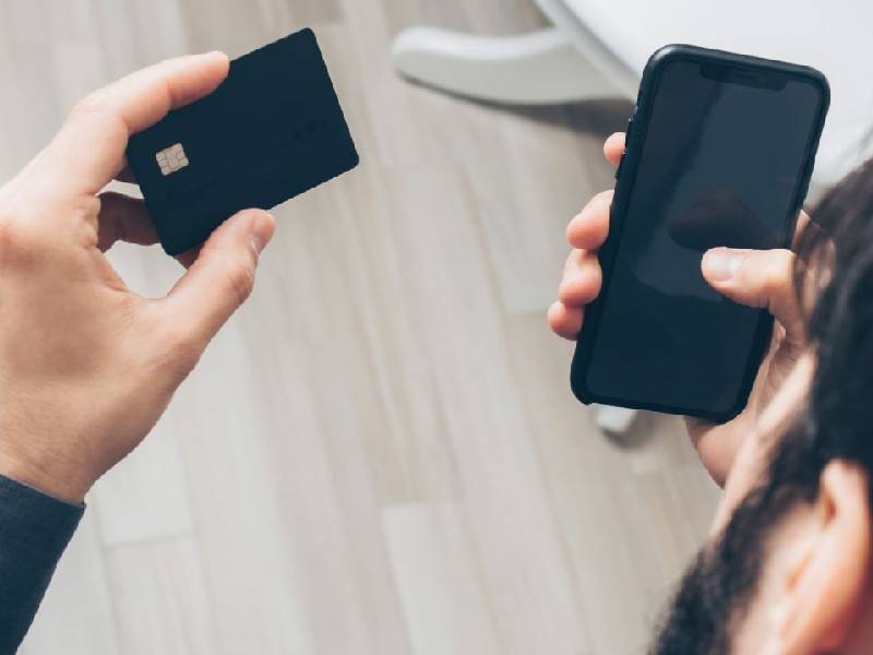 Alertan de extorsiones con apps montadeudas
