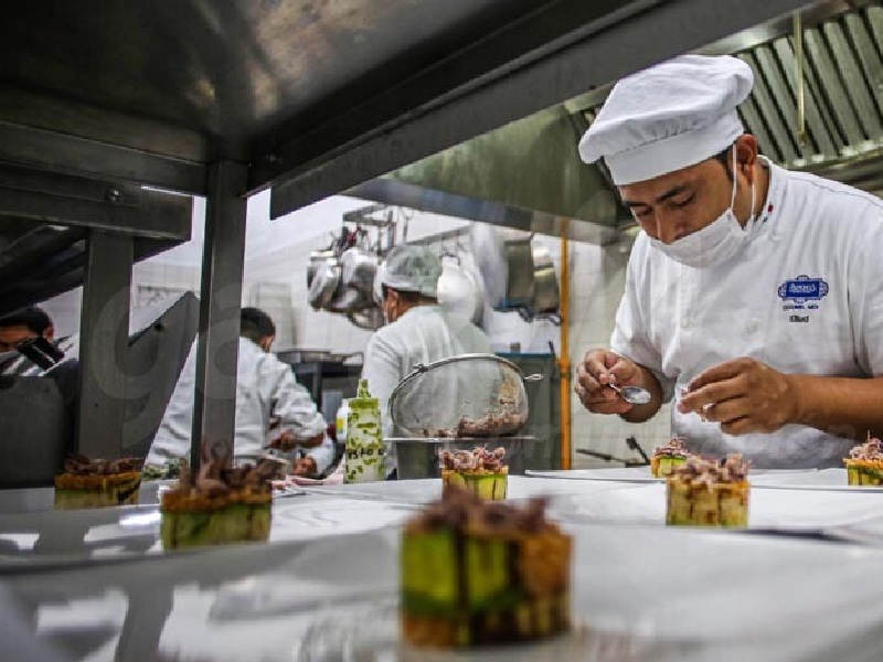 Continúa búsqueda de trabajadores turísticos