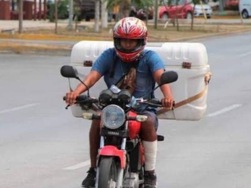 Moto repartidores se "autorizan" incremento al servicio
