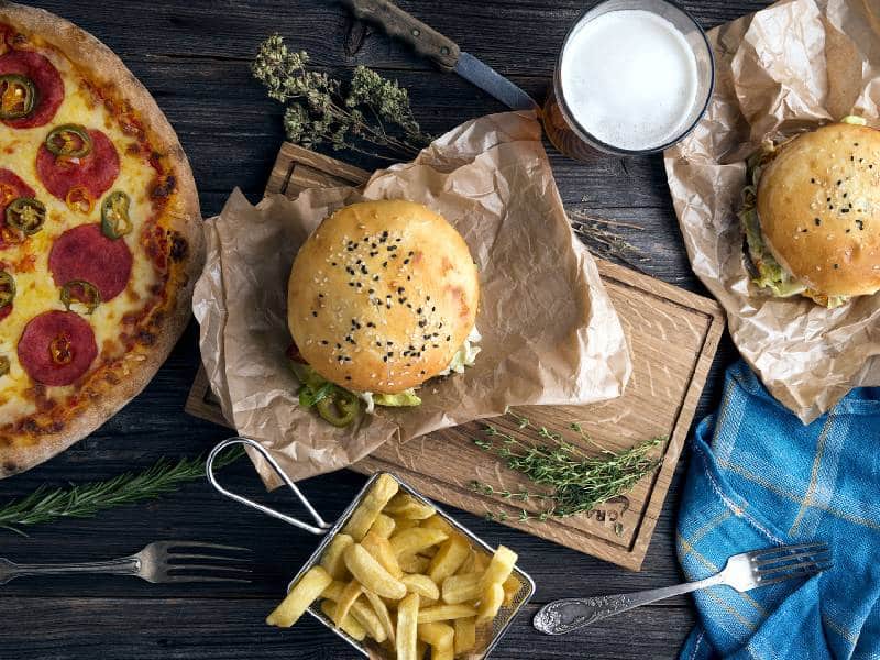 De esta manera la comida rápida daña la salud del hígado