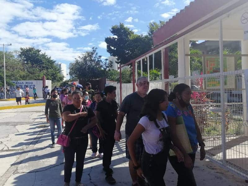 Renuevan baca a mil 200 estudiantes en Cancún 
