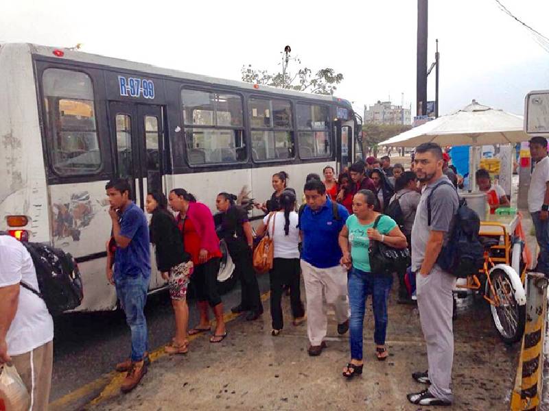 Concesionarios de transporte público deben responder al hartazgo de los ciudadanos 