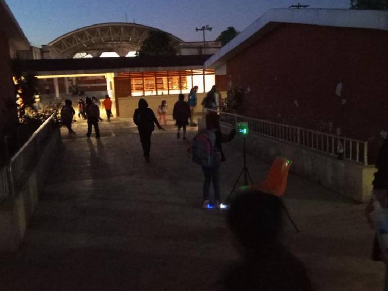Padres de familia piden cambio de horario de entrada a la escuela, por el frío