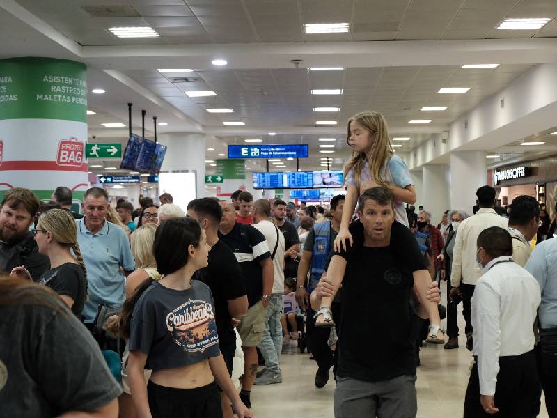 El aeropuerto de Cancún inicia la semana con 560 operaciones, incluidas 275 arribos