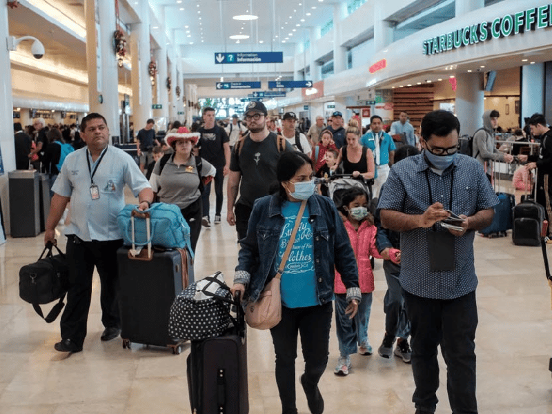 El aeropuerto de Cancún, con 564 operaciones y una conexión con 20 países