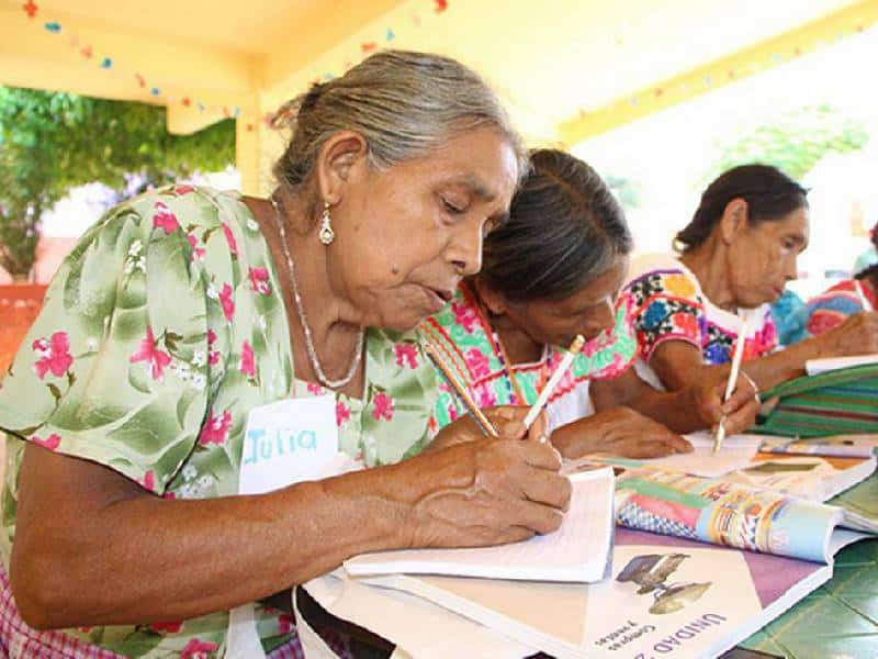 Comienza búsqueda de asesores educativos