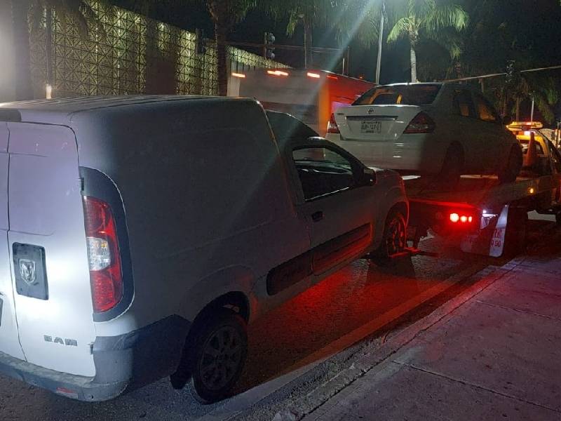 La policía mantiene operativo para liberar zonas peatonales en la avenida Kukulcán