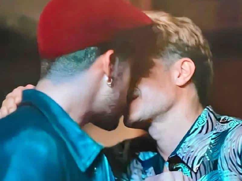 Filtran beso entre Gael García y Bad Bunny para la película ‘Cassandro’