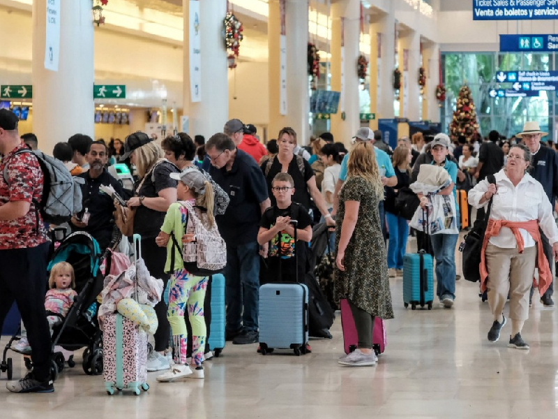 Nevadas en Estados Unidos afectaron más de 10 vuelos en Cancún