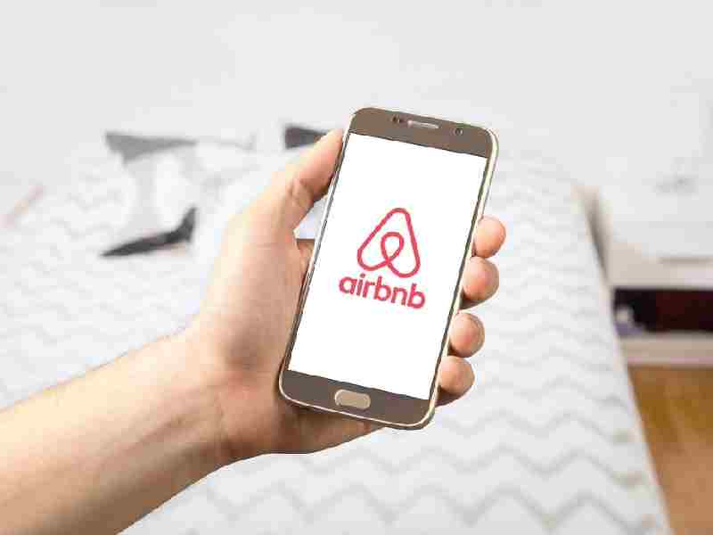 Regularán operación de plataformas digitales de alojamiento