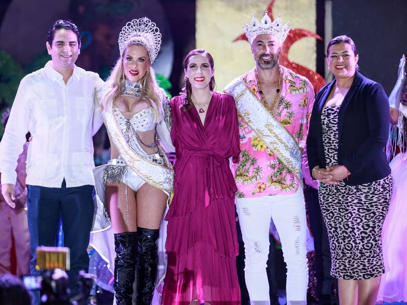 Isleños y turistas viven la tradición del Carnaval “Soy Caribe 2023” en la “Gran Gala de Coronación”