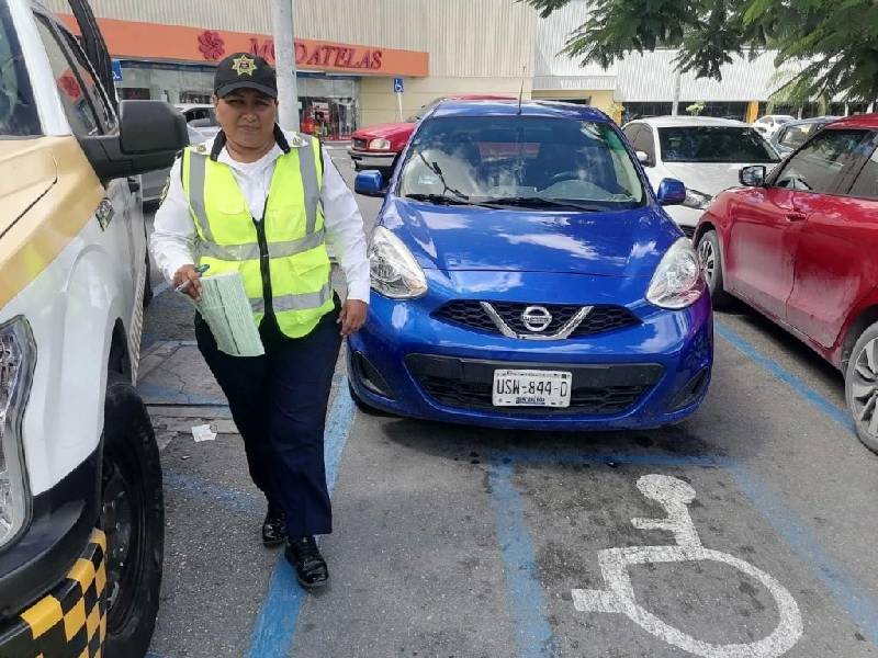 Infringen cajones de discapacitados