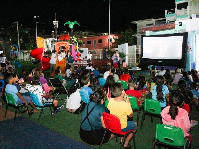 Atenea Gómez promueve la unión y sana convivencia entre la niñez