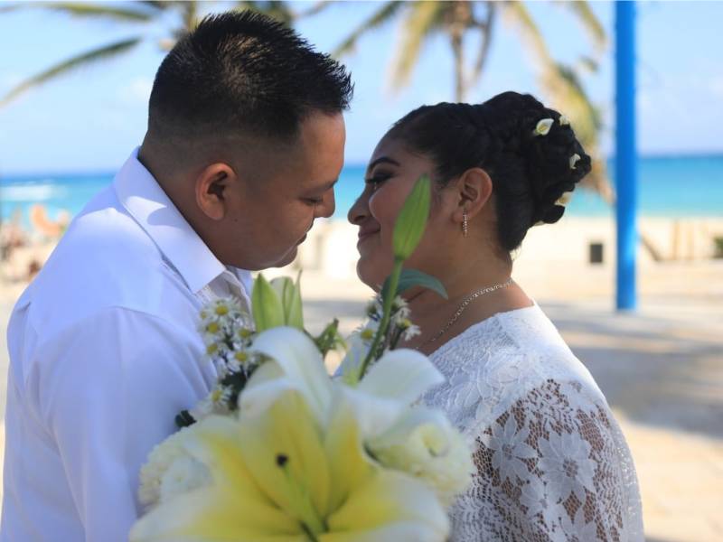 Un centenar de parejas se registran para boda colectiva
