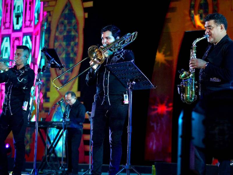 Lista, cartelera para el carnaval de la capital