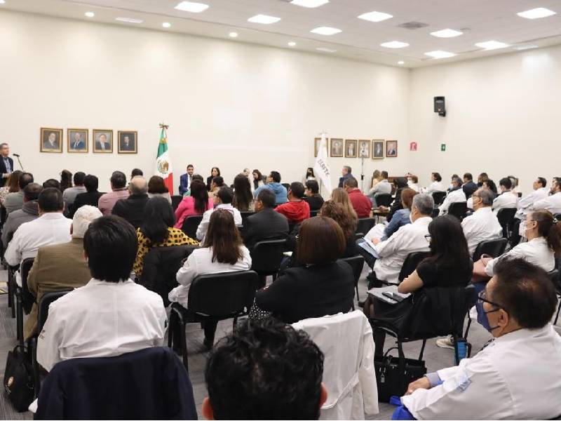 Capacita Issste a personal en materia de licencias médicas, riesgos de trabajo e invalidez