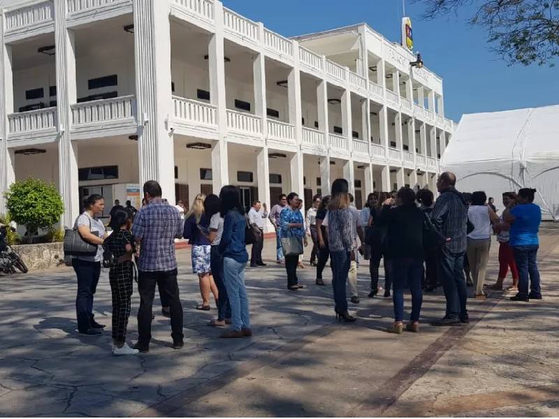Por temblor en Chetumal evacuan edificios públicos