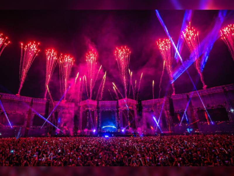 Detienen a un hombre por posible posesión de droga en el EDC 2023
