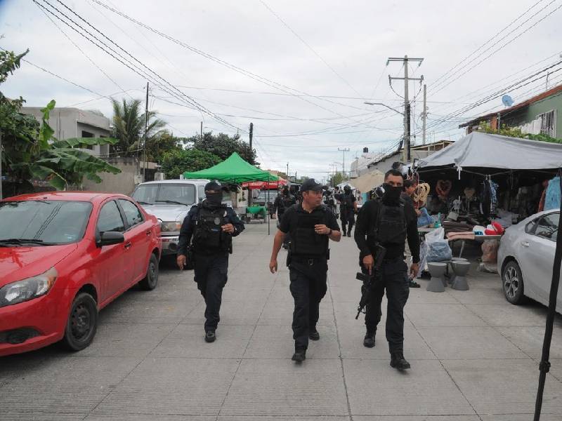 Despliegan operativo “Máxima presencia” en tianguis de Cancún