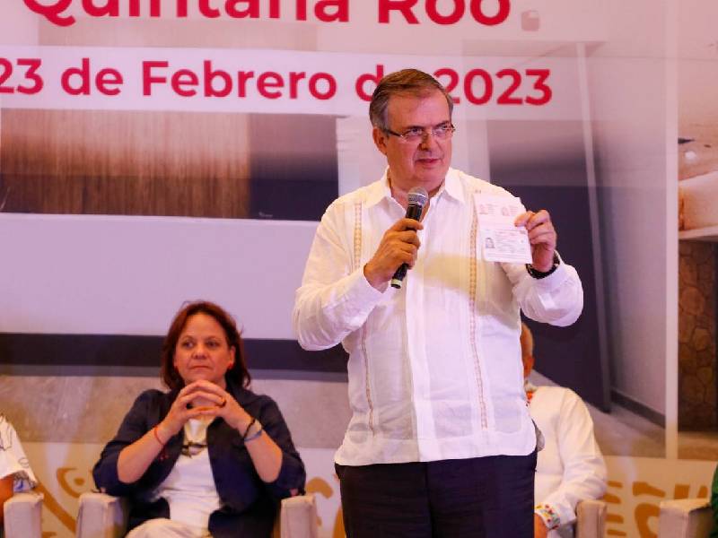 Alista Ebrard gira por EUA con 112 alcaldes