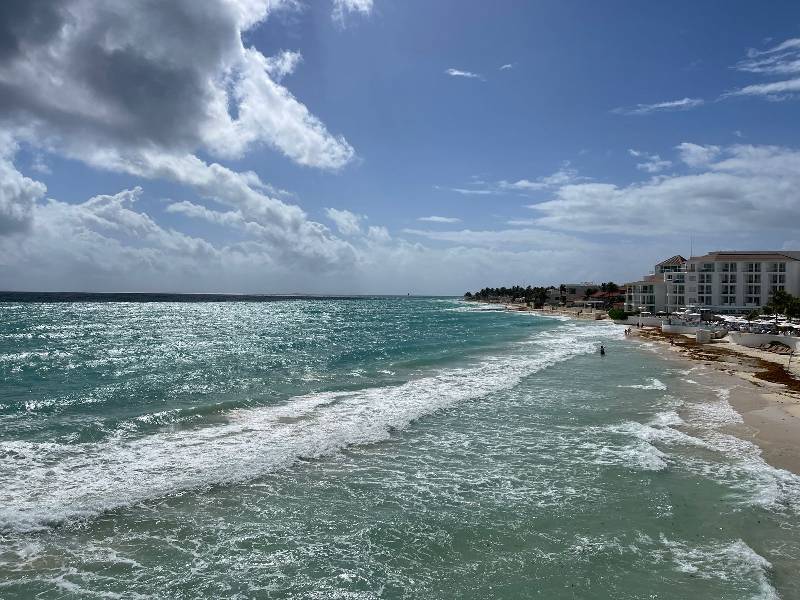 Turistas disfrutaran un fin de semana largo con playas sin sargazo en Q. Roo