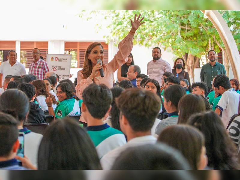 Mara Lezama trabaja por mejores condiciones para que la juventud se prepare mejor
