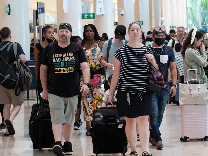 Cancún mantiene intenso flujo aéreo con más de 550 vuelos