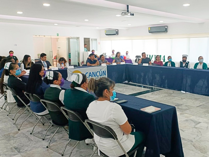 El IMSS promueve la prevención entre empleados del sector turístico