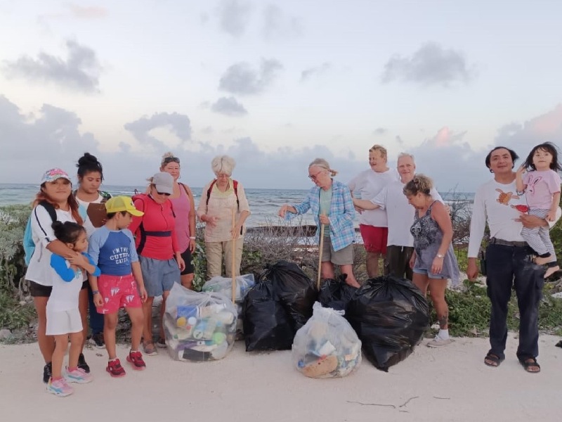 Limpian de playas ante la próxima temporada de arribo de tortugas
