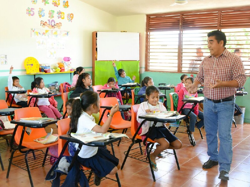 Salen más de 340 mil estudiantes de vacaciones