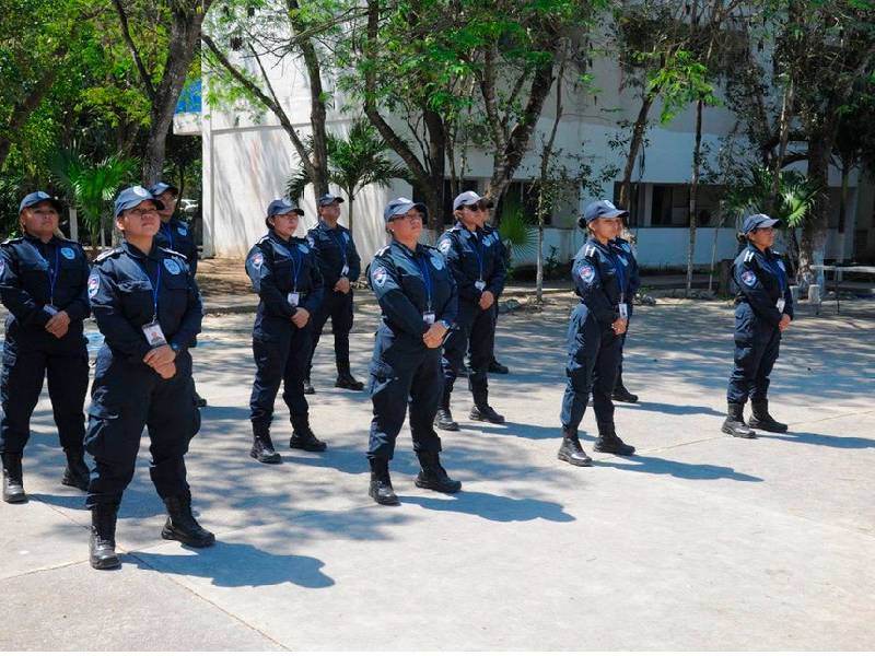 Marcada presencia femenil en la tercera generación de cadetes
