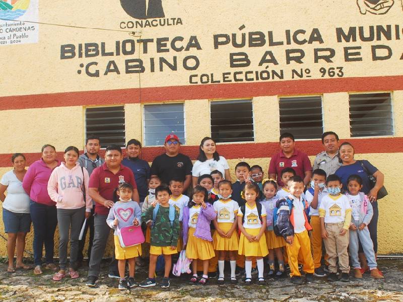 Inculcan el hábito de la lectura a familias cardenenses