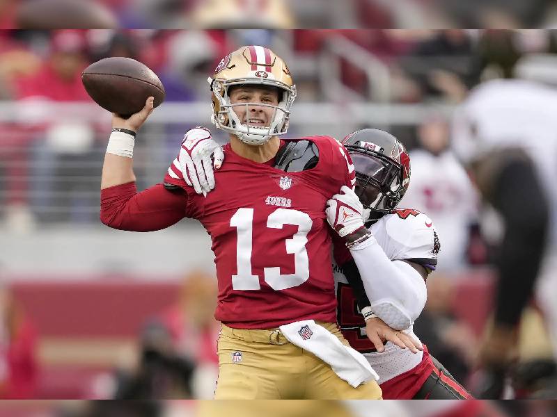 Someten a cirugía de codo al QB de los 49s, Brock Purdy