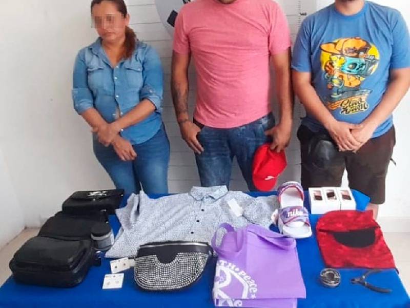 Trío intenta surtir la despensa sin pagar