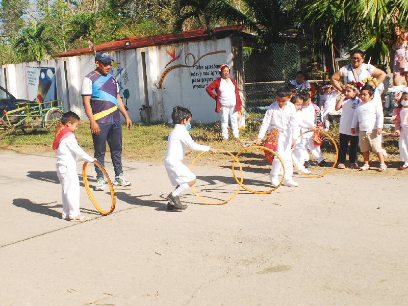 Niños de Kantunilkín reciben primavera con ceremonia maya